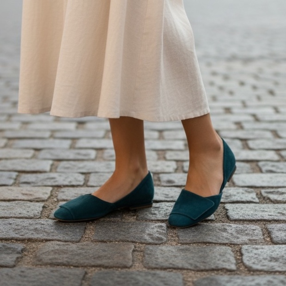 Sarto by Franco Sarto Women's Teal Suede Flats Size 7